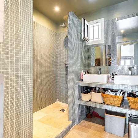 Guestready - Parisian Charm Near Sacre-coeur * Parigi